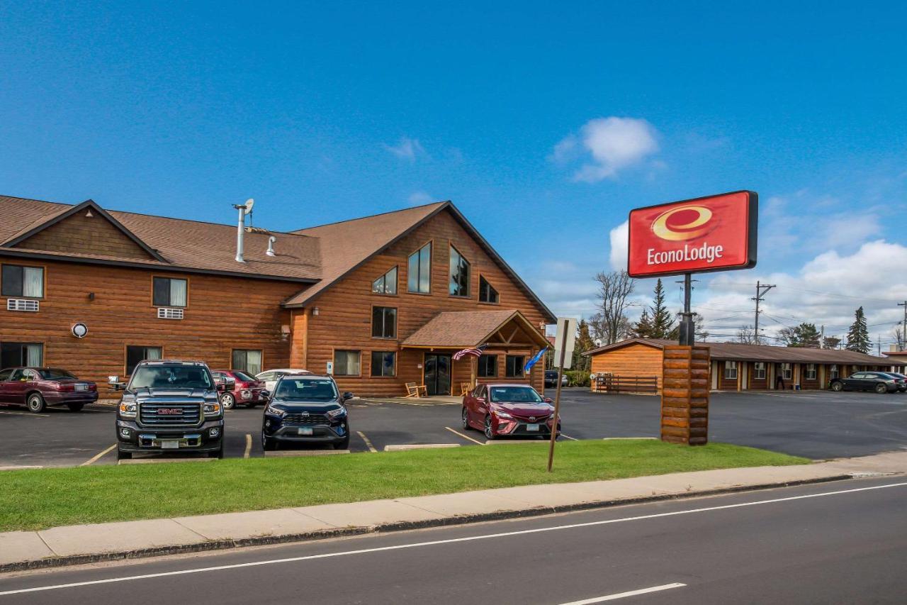 Econo Lodge Rice Lake Exteriör bild
