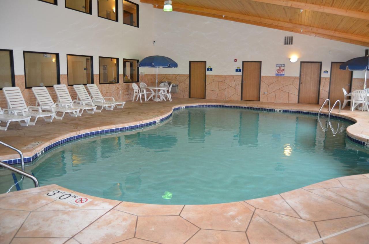 Econo Lodge Rice Lake Exteriör bild
